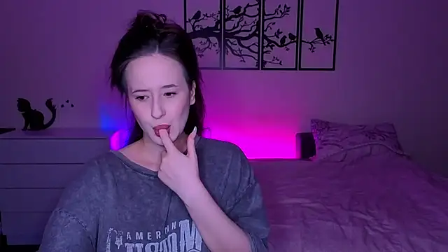 Snapshot of Subochka chatting on March 1, 2026, 12:56 am Subochka online show from March 1, 2026, 12:56 am