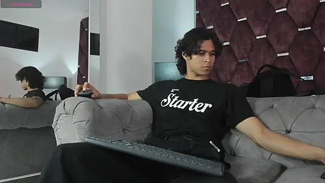 Snapshot of TonyBenedetti chatting on March 13, 2026, 8:04 pm TonyBenedetti online show from March 13, 2026, 8:04 pm