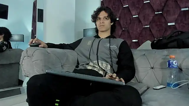 Snapshot of TonyBenedetti chatting on March 21, 2026, 8:34 pm TonyBenedetti online show from March 21, 2026, 8:34 pm
