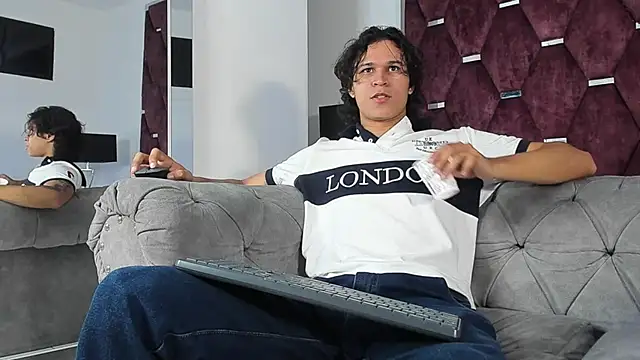 Snapshot of TonyBenedetti chatting on March 25, 2026, 7:53 pm TonyBenedetti online show from March 25, 2026, 7:53 pm