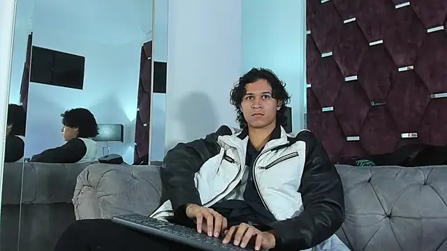 Snapshot of TonyBenedetti chatting on March 29, 2026, 7:25 pm TonyBenedetti online show from March 29, 2026, 7:25 pm