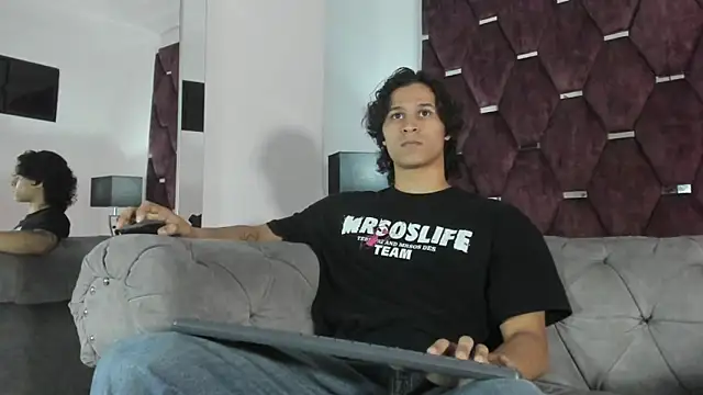 Snapshot of TonyBenedetti chatting on April 11, 2026, 9:30 pm TonyBenedetti online show from April 11, 2026, 9:30 pm