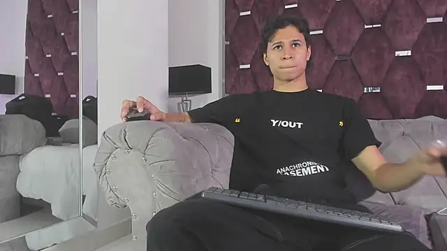Snapshot of TonyBenedetti chatting on July 10, 2026, 8:44 pm TonyBenedetti online show from July 10, 2026, 8:44 pm