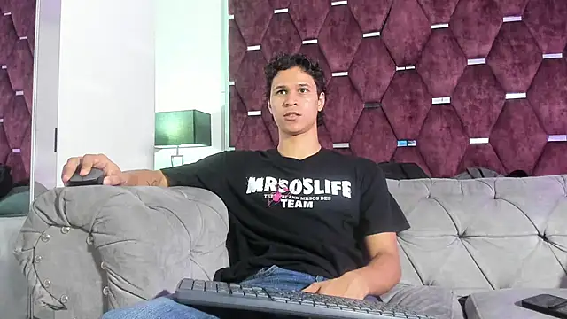Snapshot of TonyBenedetti chatting on July 12, 2026, 9:39 pm TonyBenedetti online show from July 12, 2026, 9:39 pm
