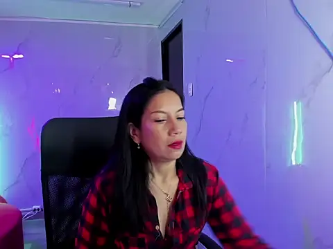 Megan Collinss1 online show from April 14, 2026, 2:23 pm