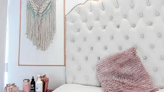 Sara funy online show from March 12, 2026, 12:33 pm