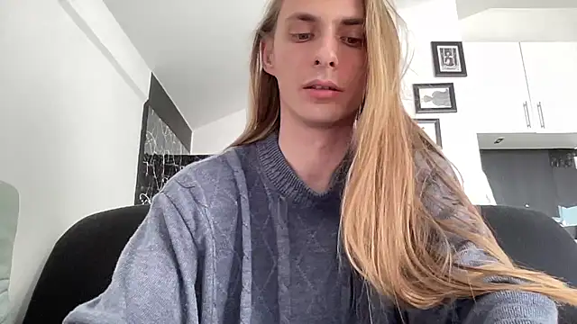 Snapshot of mi_chyort chatting on February 25, 2026, 11:09 am mi chyort online show from February 25, 2026, 11:09 am