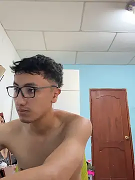 Snapshot of Gonzalogz chatting on May 1, 2026, 4:33 pm Gonzalogz online show from May 1, 2026, 4:33 pm