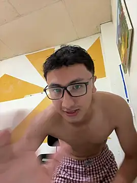 Snapshot of Gonzalogz chatting on May 10, 2026, 4:28 am Gonzalogz online show from May 10, 2026, 4:28 am