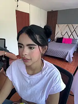 kitty rousse01 online show from March 19, 2026, 12:53 pm