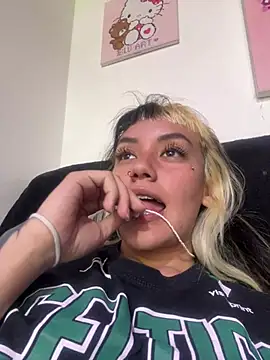 Snapshot of Sara_92 chatting on June 25, 2026, 6:45 pm Sara 92 online show from June 25, 2026, 6:45 pm
