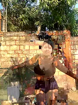 emi li82 online show from April 7, 2026, 10:42 pm