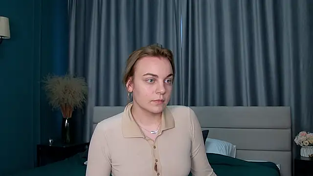 Snapshot of Glow_Margo chatting on March 6, 2026, 1:46 am Glow Margo online show from March 6, 2026, 1:46 am