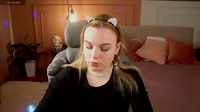 Snapshot of Glow_Margo chatting on March 22, 2026, 1:09 am Glow Margo online show from March 22, 2026, 1:09 am