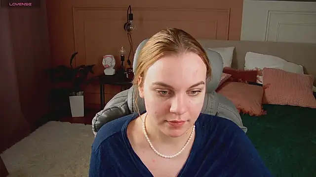 Snapshot of Glow_Margo chatting on April 24, 2026, 1:19 am Glow Margo online show from April 24, 2026, 1:19 am