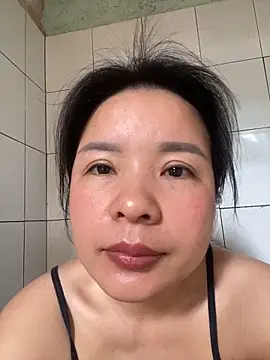 Ivy Trix2 online show from March 8, 2026, 3:54 am