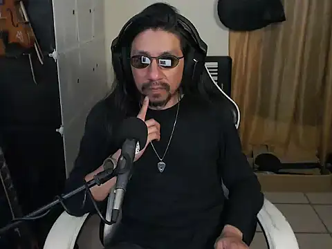 Snapshot of AntuanSV chatting on March 5, 2026, 4:19 am AntuanSV online show from March 5, 2026, 4:19 am