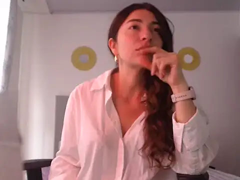 Julietaamado online show from May 29, 2026, 3:43 pm