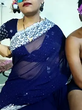 Sweet Cpl  online show from April 13, 2026, 1:05 pm