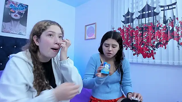 Snapshot of valeria_and_zoe chatting on March 6, 2026, 5:20 pm valeria and zoe online show from March 6, 2026, 5:20 pm