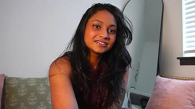 Snapshot of itsjustzara chatting on February 27, 2026, 10:43 pm itsjustzara online show from February 27, 2026, 10:43 pm