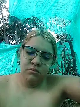 single kitten online show from April 10, 2026, 12:21 pm