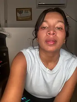 Eloise aksnes online show from June 8, 2026, 4:46 am