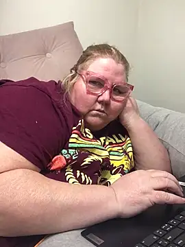 TheMotherPearl online show from February 26, 2026, 2:54 am