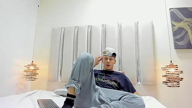 Snapshot of Ethan_Wolfe chatting on March 2, 2026, 5:19 am Ethan Wolfe online show from March 2, 2026, 5:19 am