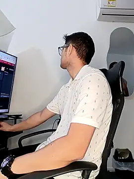 ritzabeth daniel online show from March 25, 2026, 2:06 am