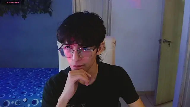 noah millerx online show from March 11, 2026, 4:40 am