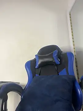 Maddie 7 online show from April 17, 2026, 2:36 am