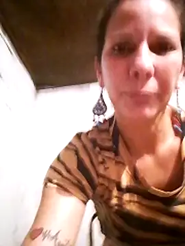 Jademimosa online show from April 14, 2026, 5:19 pm