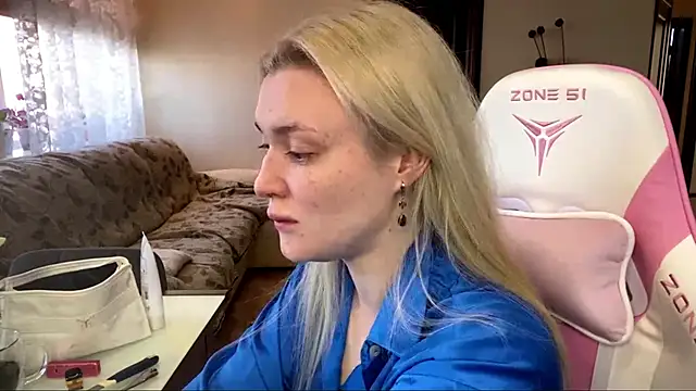 Snapshot of Just_Ash chatting on March 8, 2026, 7:12 am Just Ash online show from March 8, 2026, 7:12 am