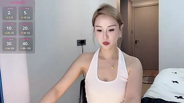 xiaolu-686 online show from May 12, 2026, 2:47 pm
