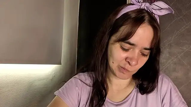  VALERIAGOMEZ online show from June 17, 2026, 3:57 pm