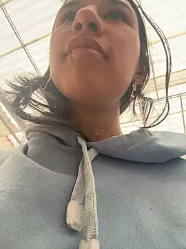 Snapshot of LilyRossi_ chatting on June 17, 2026, 12:18 pm LilyRossi online show from June 17, 2026, 12:18 pm