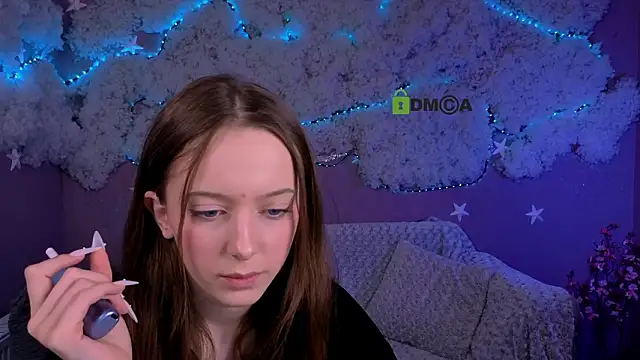 Snapshot of chloe_ley chatting on March 12, 2026, 8:26 pm chloe ley online show from March 12, 2026, 8:26 pm