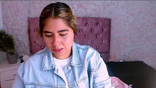 Sofiazaf  online show from April 8, 2026, 12:16 pm