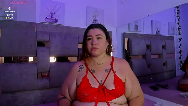 Snapshot of cat_violet_ chatting on March 5, 2026, 2:13 pm cat violet online show from March 5, 2026, 2:13 pm