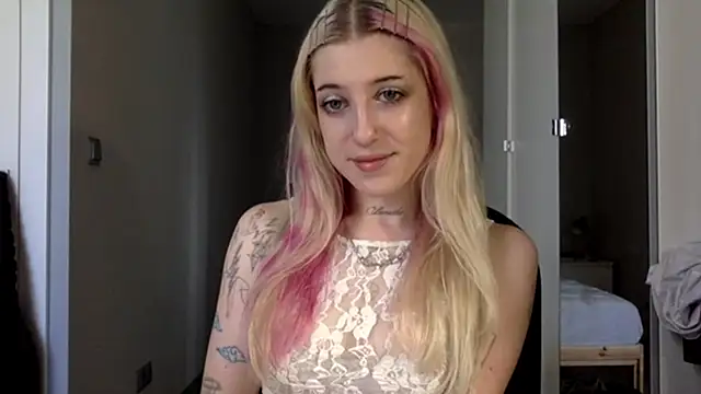 EmmyWet online show from July 11, 2026, 3:26 pm