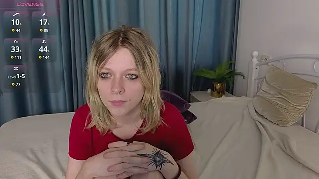 Snapshot of MollySally chatting on April 27, 2026, 4:10 am MollySally online show from April 27, 2026, 4:10 am