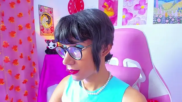 Snapshot of Madeline_21 chatting on March 16, 2026, 5:24 am Madeline 21 online show from March 16, 2026, 5:24 am