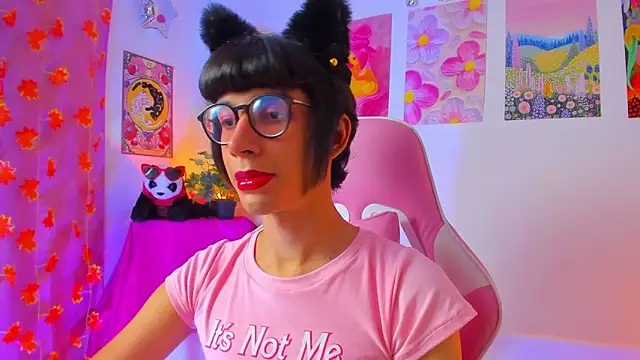 Snapshot of Madeline_21 chatting on March 29, 2026, 5:07 am Madeline 21 online show from March 29, 2026, 5:07 am