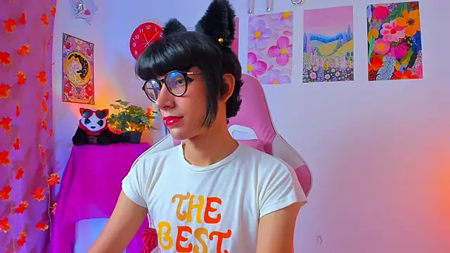 Snapshot of Madeline_21 chatting on March 30, 2026, 5:08 am Madeline 21 online show from March 30, 2026, 5:08 am