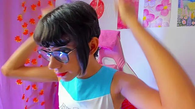 Snapshot of Madeline_21 chatting on April 9, 2026, 12:10 pm Madeline 21 online show from April 9, 2026, 12:10 pm