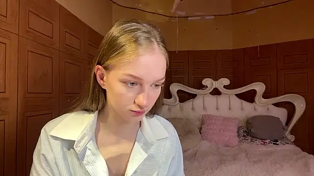 Anika Socutehe online show from March 29, 2026, 8:47 am