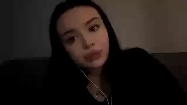 Snapshot of PerfectLila chatting on March 4, 2026, 4:18 am PerfectLila online show from March 4, 2026, 4:18 am