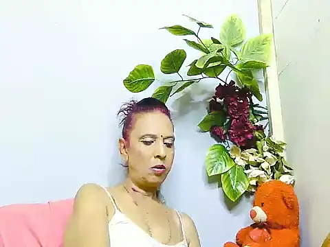 Hot queen58 online show from June 19, 2026, 5:06 pm