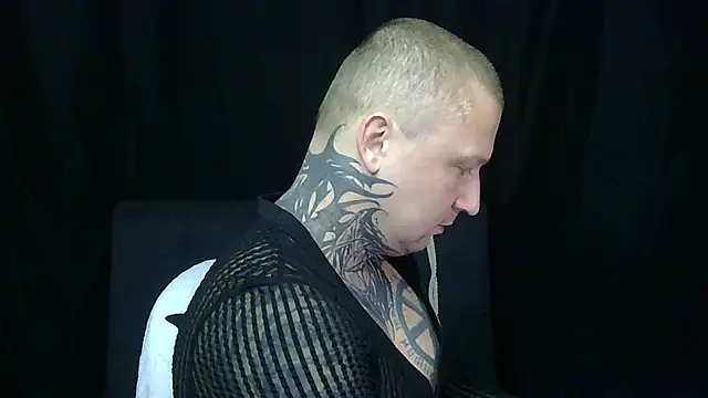 Snapshot of devilWithTats chatting on April 4, 2026, 7:06 am devilWithTats online show from April 4, 2026, 7:06 am